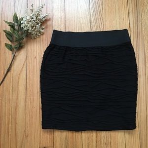 BLACK PENCIL SKIRT